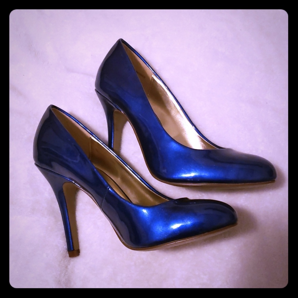 Cosmopolitan stiletto high heels HOLD FOR @hlzlvr